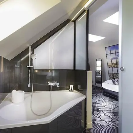 Ile De France Opera Hotell 3*