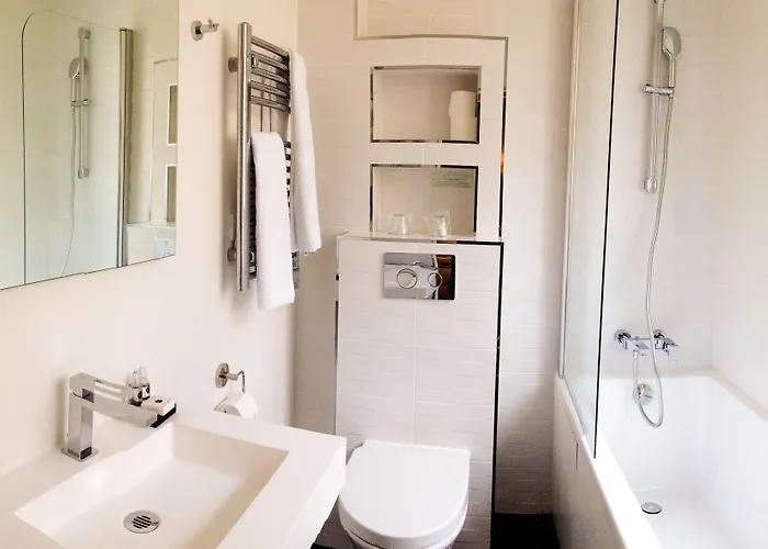 Ile De France Opera 3* Paris