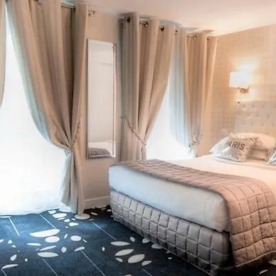 Ile De France Opera Hotel